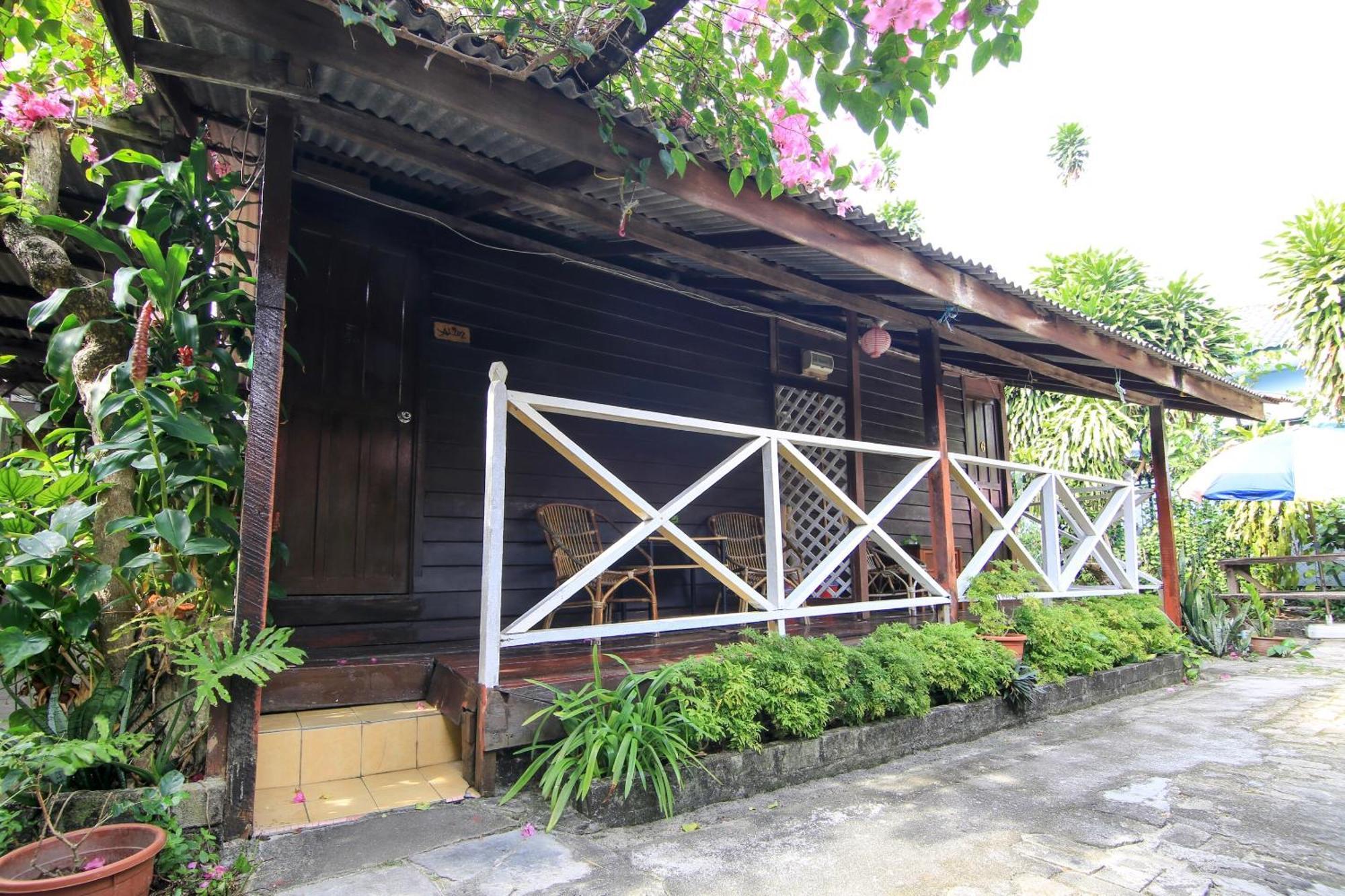 קמפונג טלוק ניפה Ombak Inn Chalet מראה חיצוני תמונה